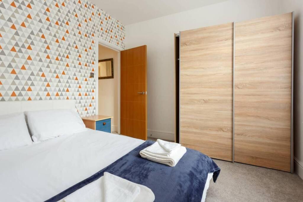 Stylish 2 Bed 2 Bath *Close To Beach And Centre With Parking* Bournemouth Eksteriør billede