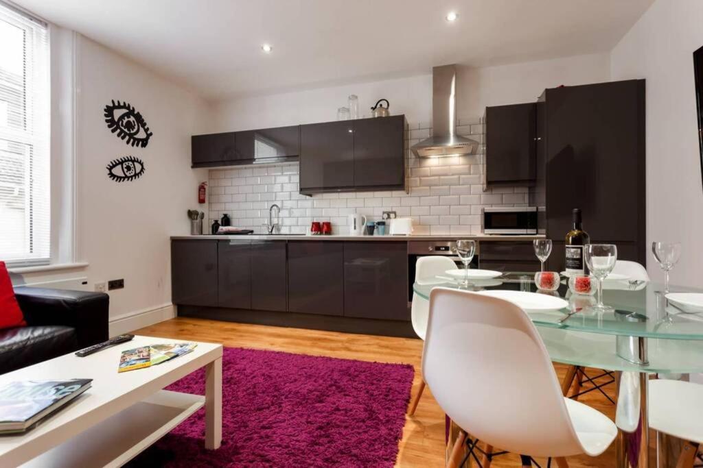 Stylish 2 Bed 2 Bath *Close To Beach And Centre With Parking* Bournemouth Eksteriør billede