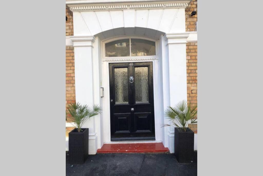 Stylish 2 Bed 2 Bath *Close To Beach And Centre With Parking* Bournemouth Eksteriør billede